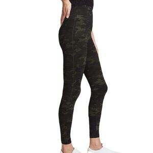 NWT $68! SPANX Look At Me Now Leggings SZ Small, Green Camo.